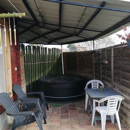Charmant Chalet Pour 2 Personnes Spa Prive Massillargues-Attuech エクステリア 写真