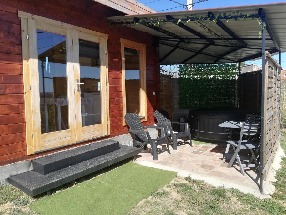 Charmant Chalet Pour 2 Personnes Spa Prive Massillargues-Attuech エクステリア 写真